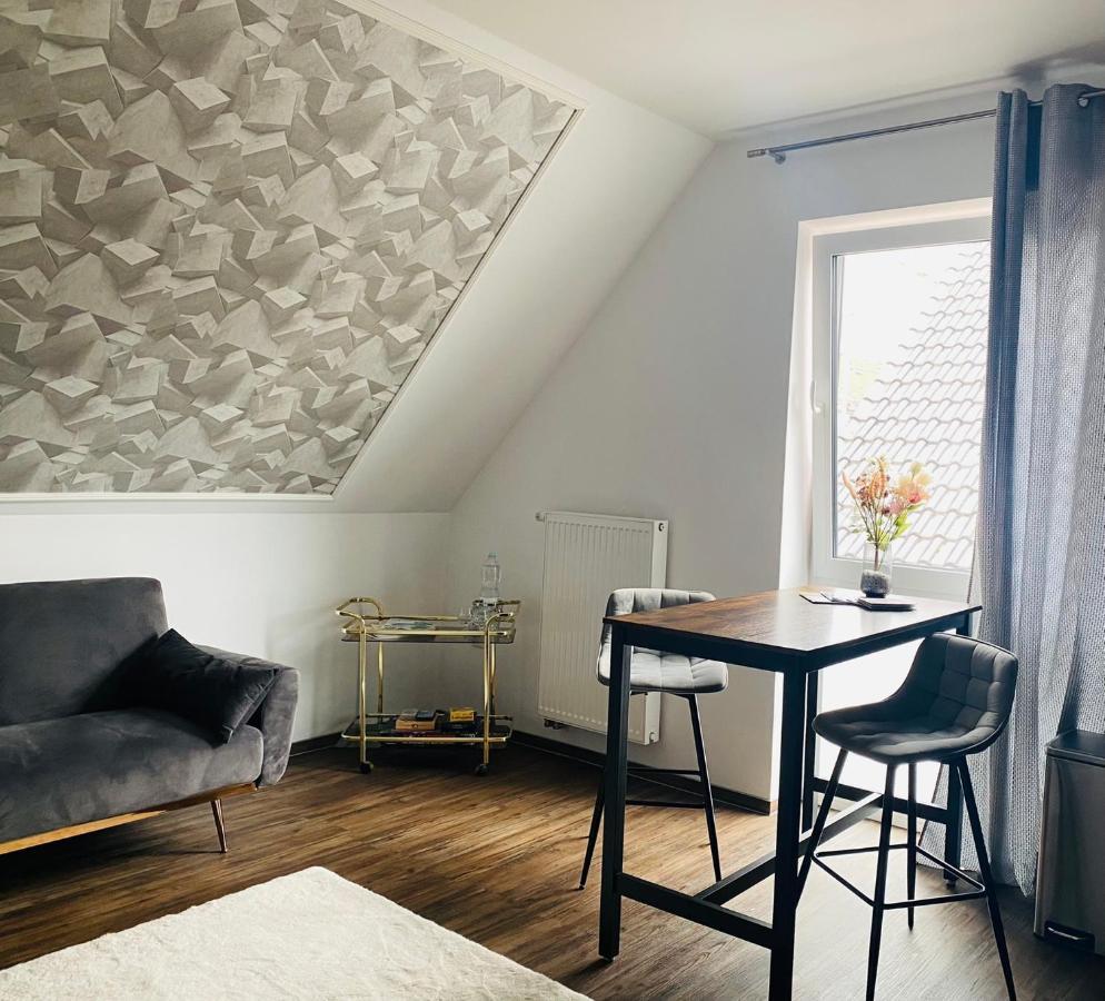 Gemutliches, Stadtnahes 2-Zimmer Apartment Mit Netflix บีเลอเฟล์ด ภายนอก รูปภาพ