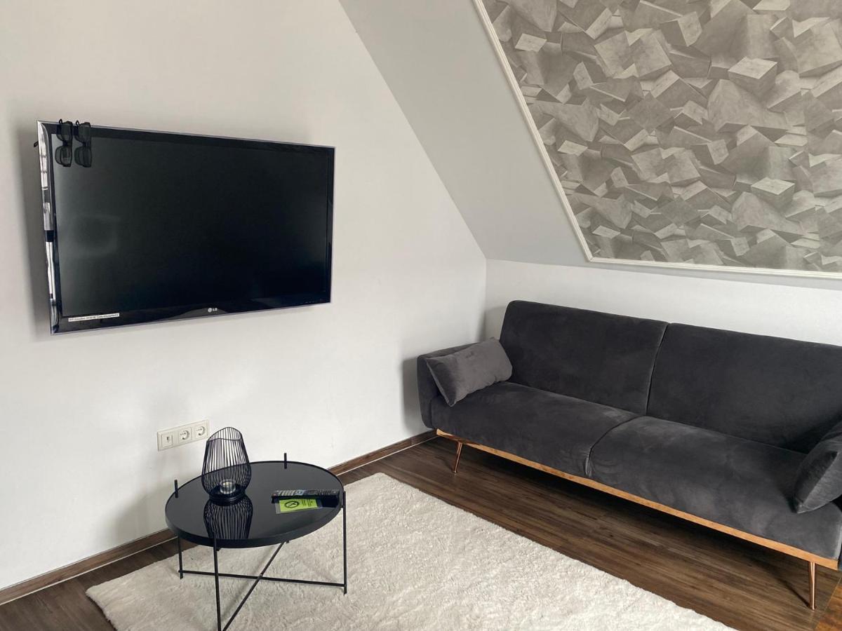 Gemutliches, Stadtnahes 2-Zimmer Apartment Mit Netflix บีเลอเฟล์ด ภายนอก รูปภาพ